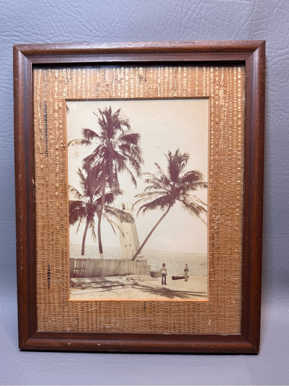Vtg 70’s Palm Tree Leaning Lighthouse Ocean Sepia Framed Photo Grass Mat 8x10